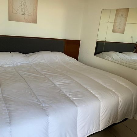 Droit Au But!! Apartment Marseille Ngoại thất bức ảnh